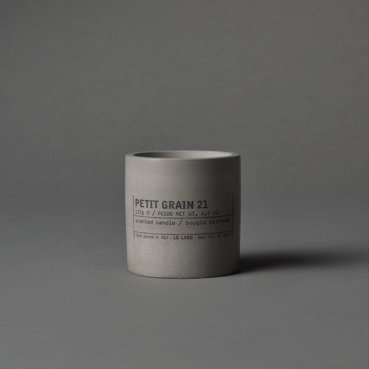 Le Labo Fragrances PETIT GRAIN 21 | medium concrete candle